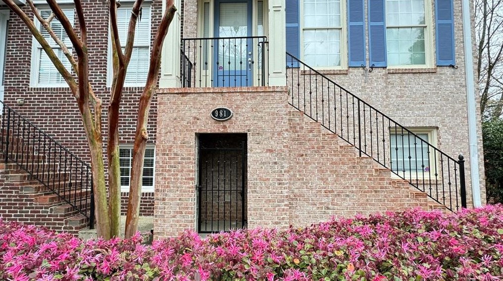 981 Pearl Pt, Atlanta, GA 30328