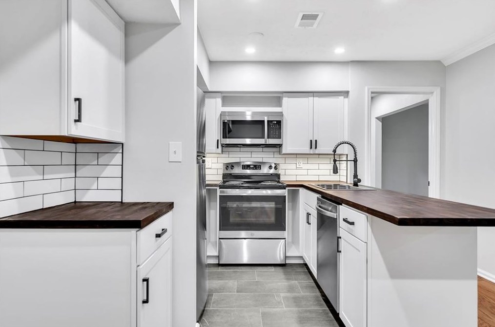 2041 Brian Way, Decatur GA  30033-3824 exterior