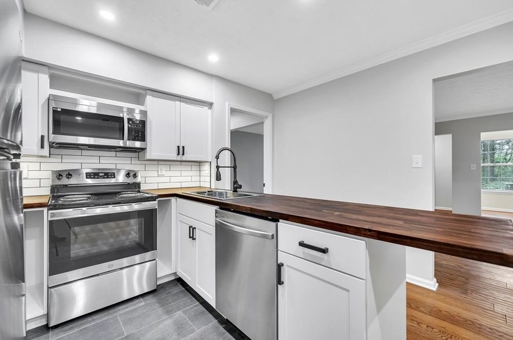 2041 Brian Way, Decatur GA  30033-3824 exterior