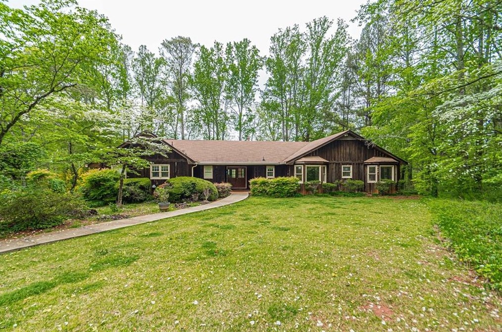 4860 Mountain W Ct, Stone Mountain, GA 30087