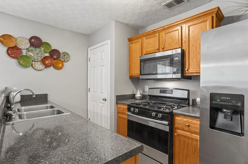 4030 Riverside Pkwy, Decatur GA  30034-6799 exterior