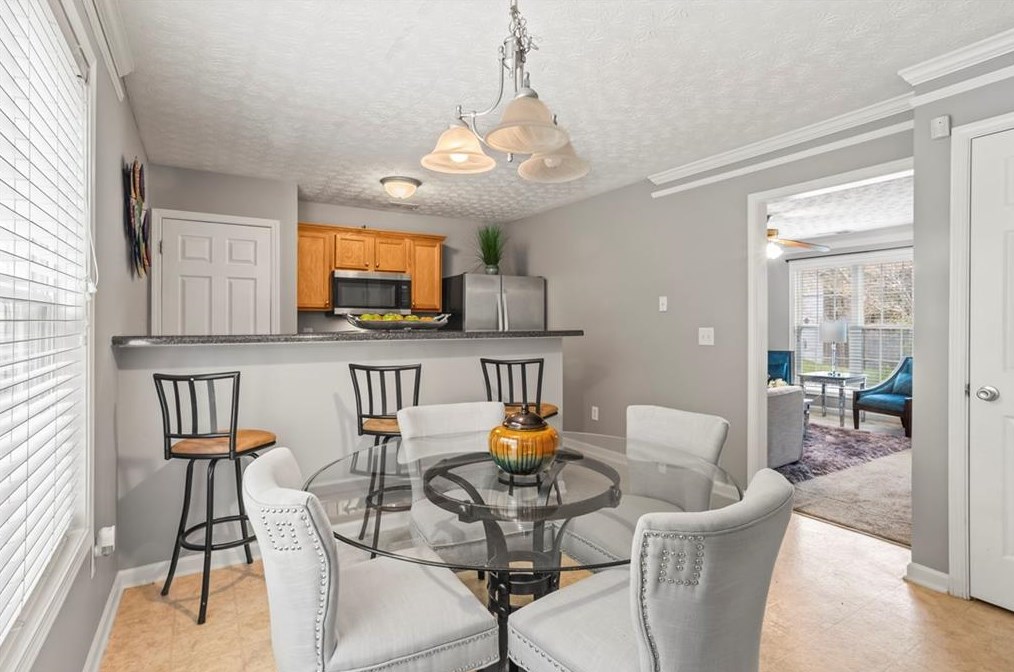 4030 Riverside Pkwy, Decatur GA  30034-6799 exterior