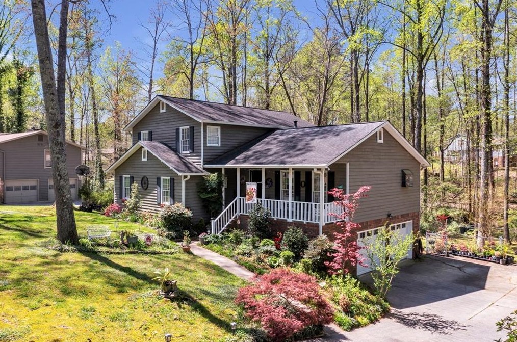 605 Wellington Ct, Holly Springs, GA 30188