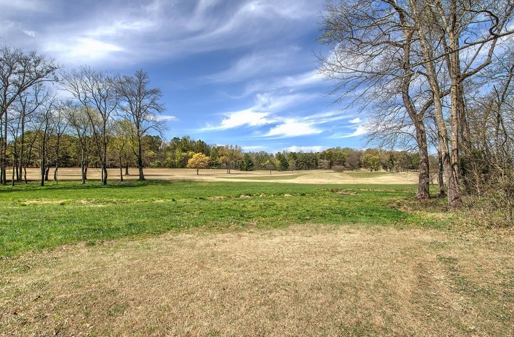 266 Fox Den Dr, Calhoun GA 30701-9568 exterior