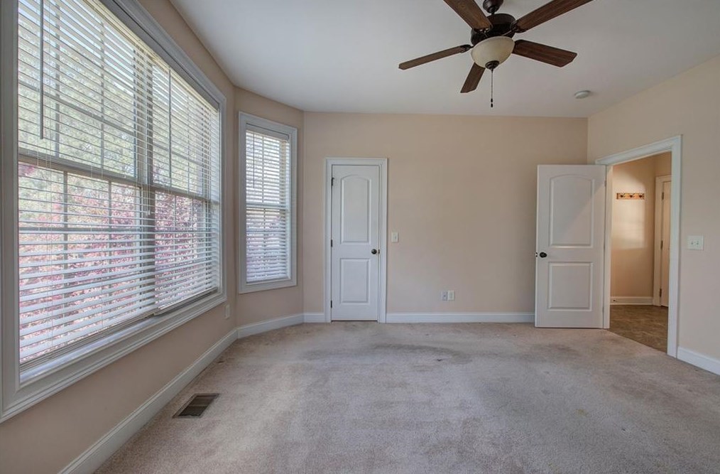 266 Fox Den Dr, Calhoun GA 30701-9568 exterior