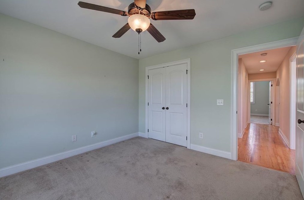 266 Fox Den Dr, Calhoun GA 30701-9568 exterior