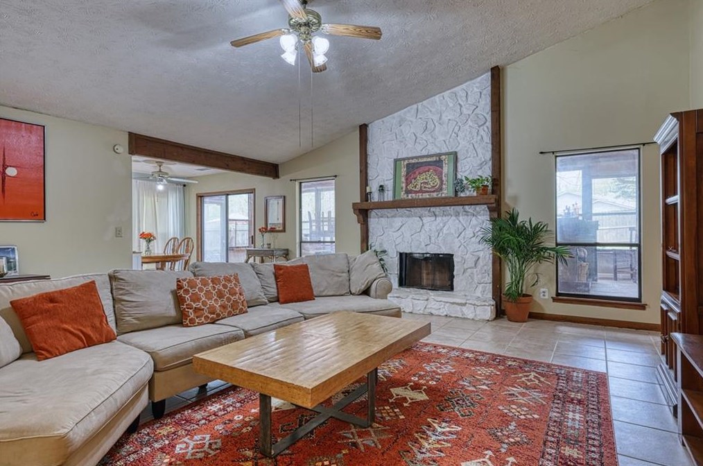 1025 Park Forest Trail Nw, Lilburn, GA 30047