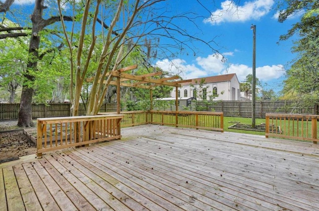 6 65 St, Savannah GA  31405-5207 exterior