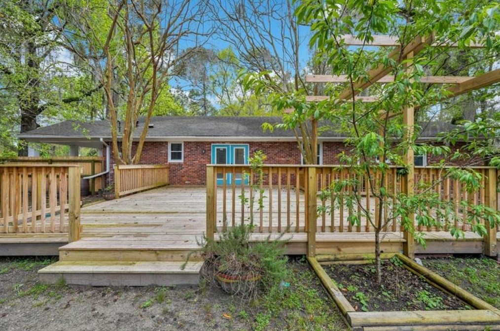 6 65 St, Savannah GA  31405-5207 exterior