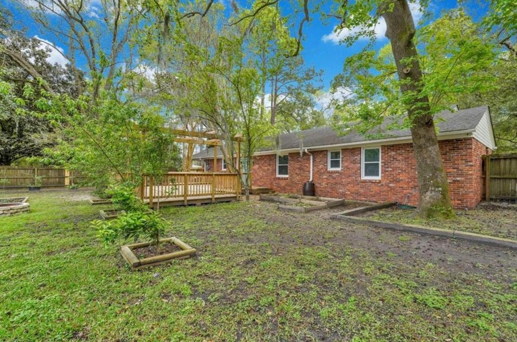 6 65 St, Savannah GA  31405-5207 exterior