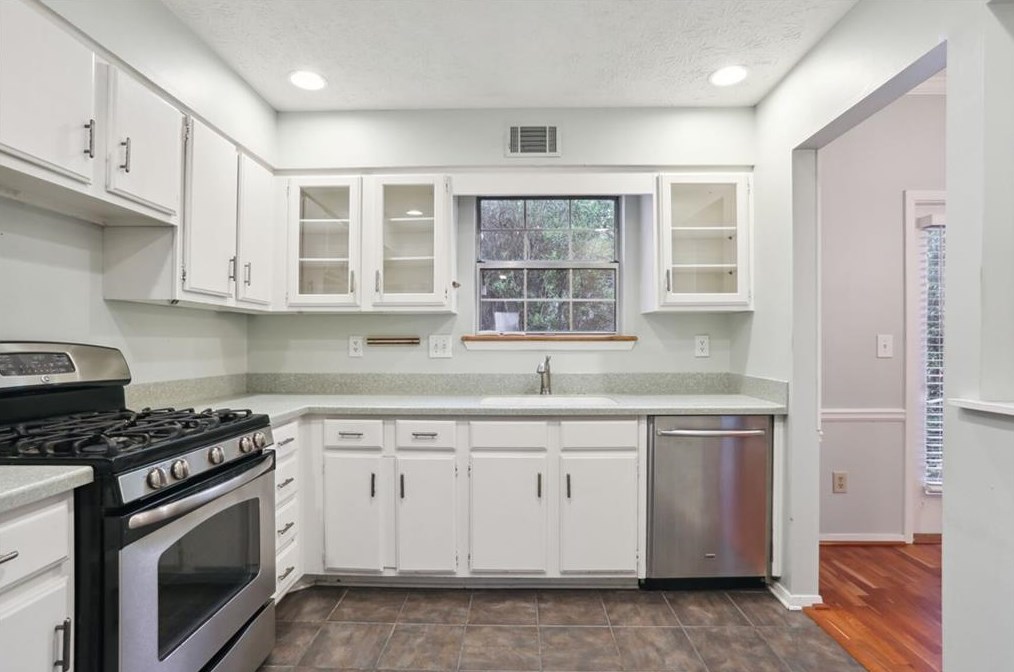 108 Wedgewood Way, Atlanta GA  30350-2070 exterior