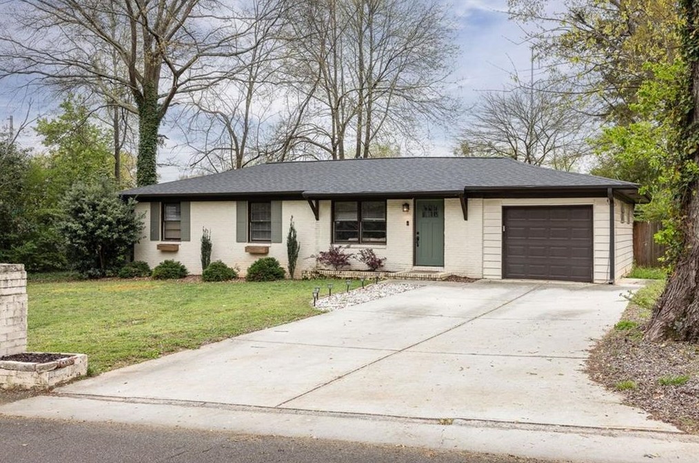 702 Burbank Dr, Smyrna, GA 30080-1826