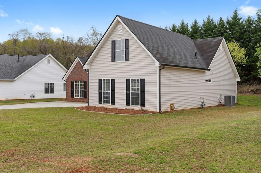 95 Shenandoah Dr, Winder, GA 30680-8210