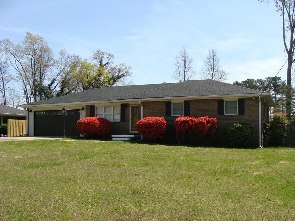 661 Birchwood Ln, Marietta, GA 30060-5170