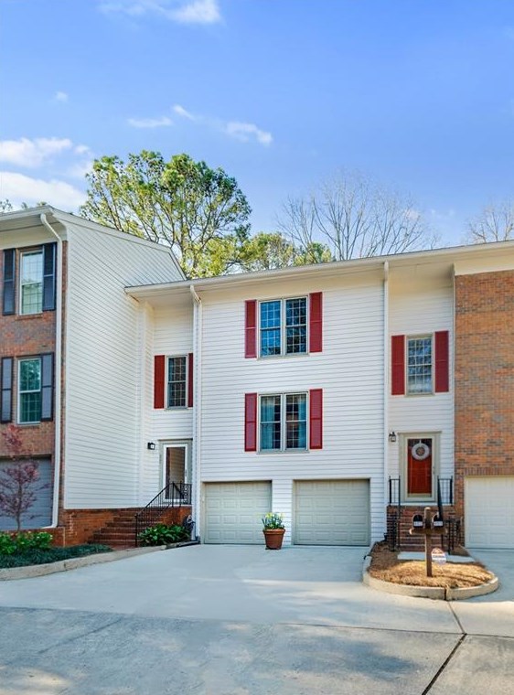 402 Brandywine Cir, Atlanta, GA 30350-2003