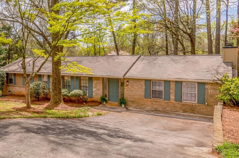 1454 Cedar Heights Dr, Stone Mountain, GA 30083-1868