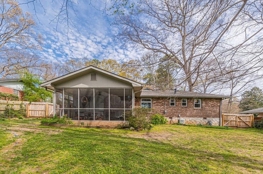 2803 Mount Olive Dr, Decatur GA  30033-3024 exterior