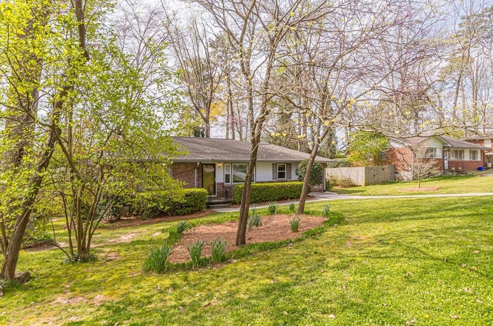 2803 Mount Olive Dr, Decatur GA  30033-3024 exterior