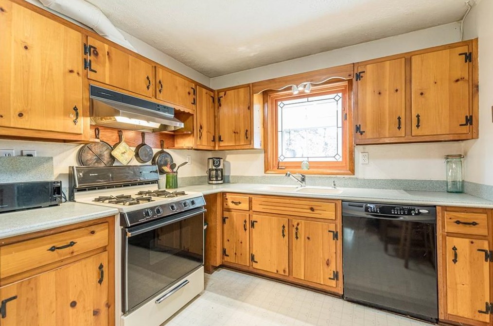 2803 Mount Olive Dr, Decatur GA  30033-3024 exterior