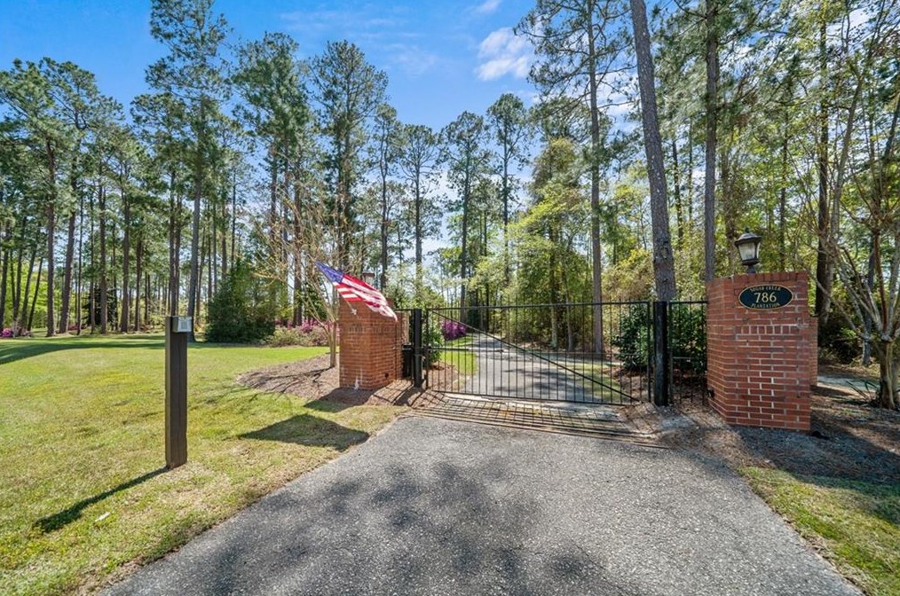 786 Golden Isles Hwy, Mc Rae, GA 31055-3516