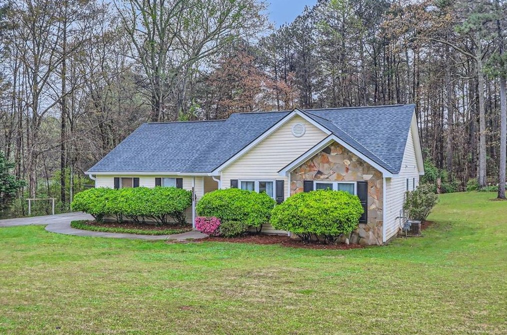 30 Brenda Ellen Dr, Newnan, GA 30265-2207