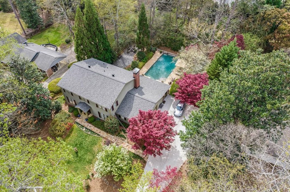 7320 Hunters Branch Dr, Atlanta GA  30328-1721 exterior