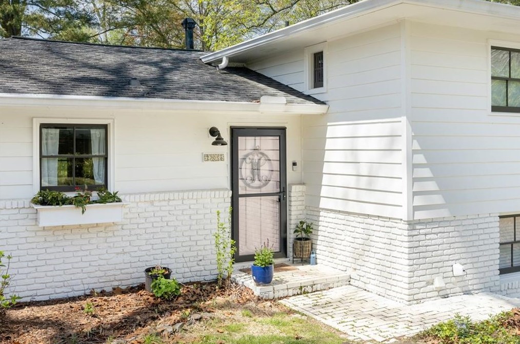 205 Pamela St, Marietta GA  30064-2161 exterior