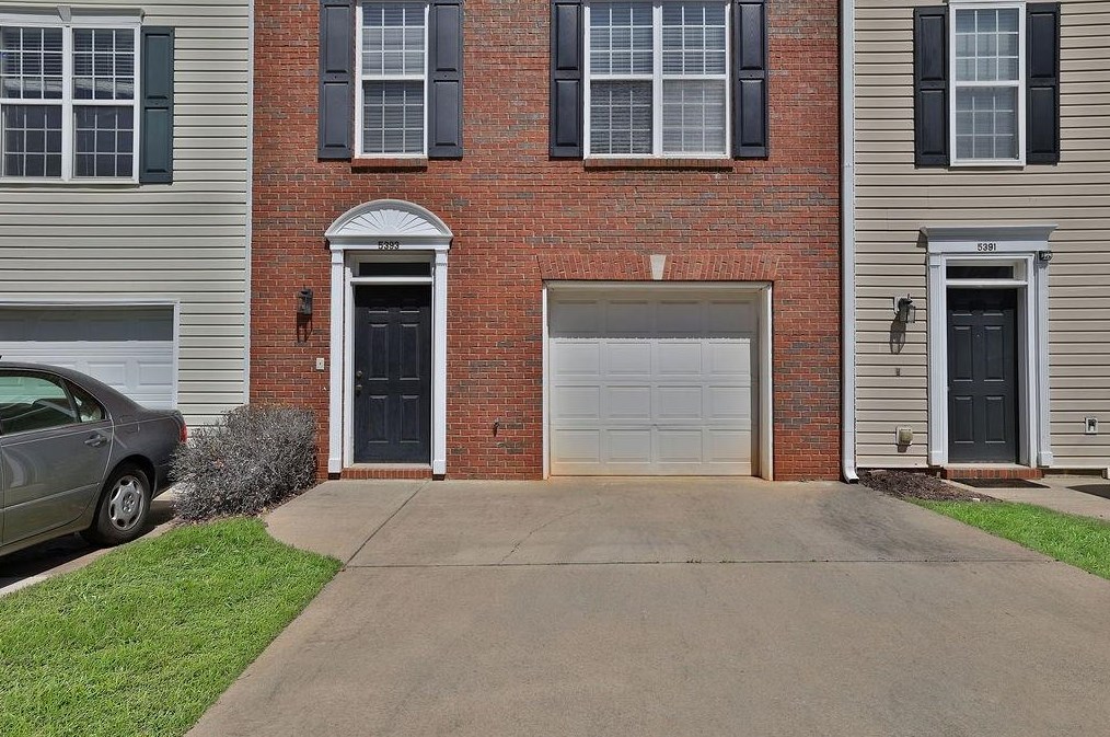 5393 Fox Creek Ln, Norcross, GA 30071-4584
