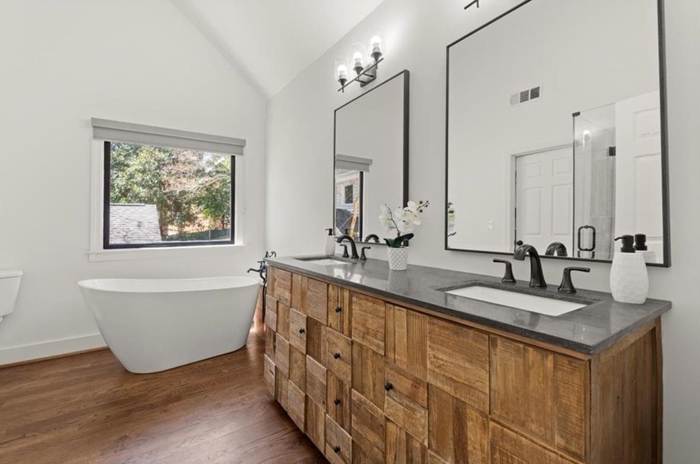 3013 Ranch Rd, Atlanta GA  30339-3728 exterior