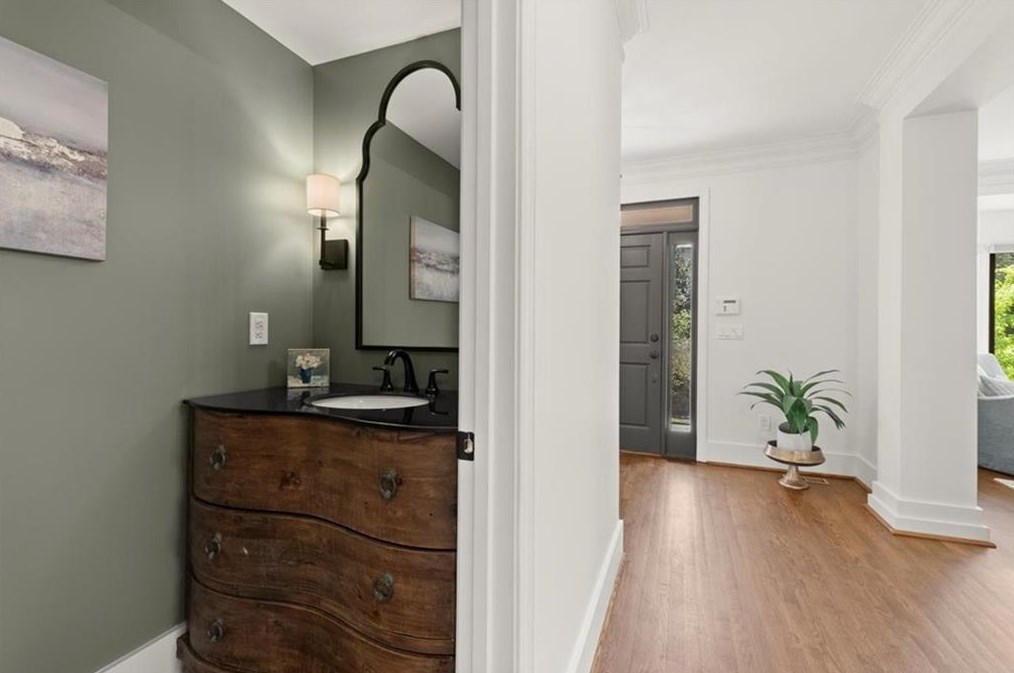 3013 Ranch Rd, Atlanta GA  30339-3728 exterior