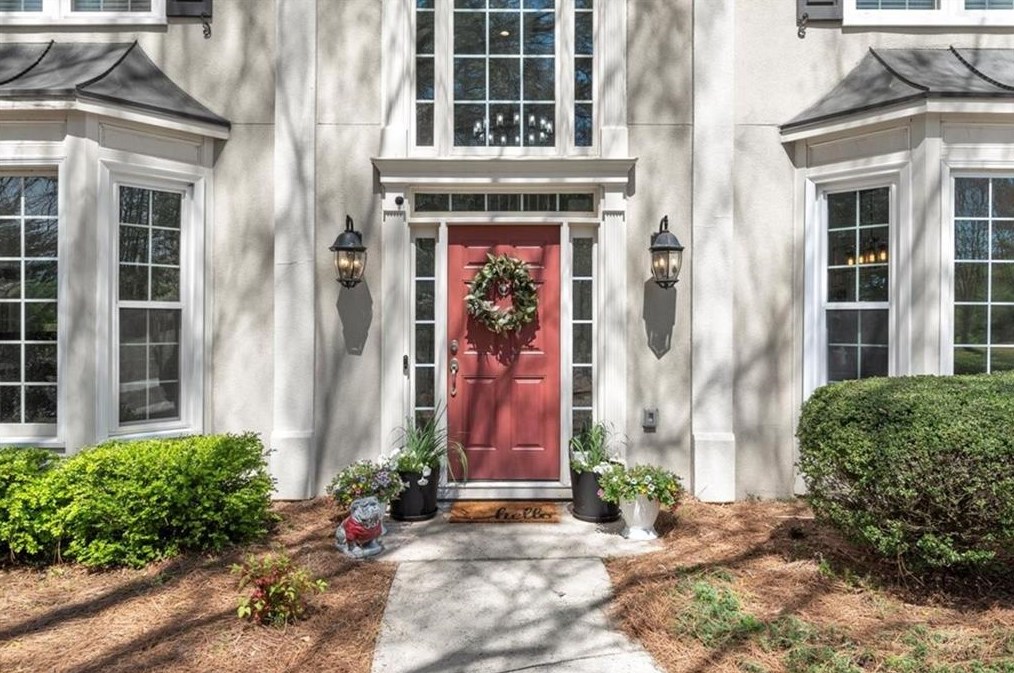 4070 Charleston Ln, Roswell, GA 30075-3295