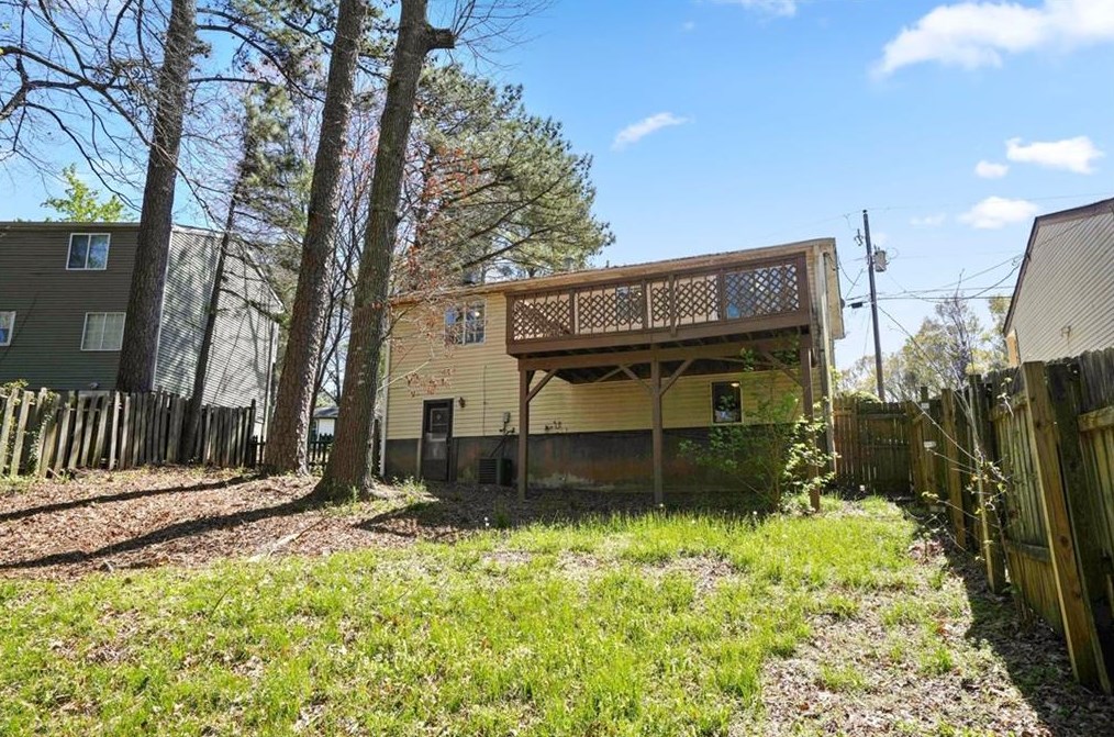 4286 Village Square Ln, Stone Mountain, GA 30083-4270
