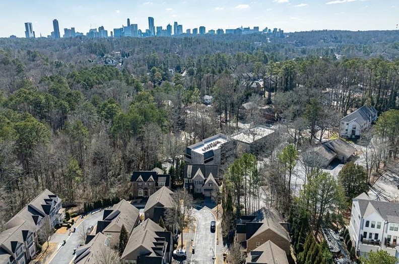 316 Vly Brk Way, Atlanta GA 30319-5241 exterior