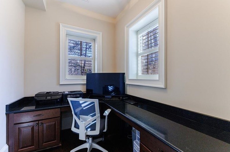 316 Vly Brk Way, Atlanta GA 30319-5241 exterior