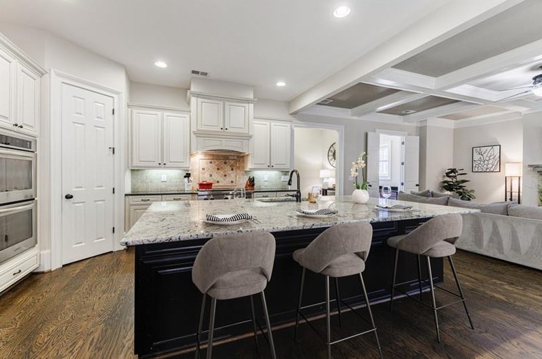 316 Vly Brk Way, Atlanta GA 30319-5241 exterior