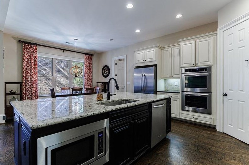 316 Vly Brk Way, Atlanta GA 30319-5241 exterior