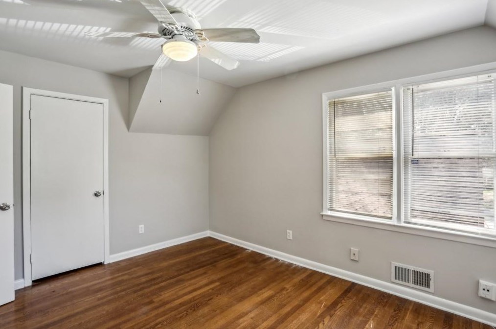 1659 Spruce Vly Dr, Decatur GA exterior