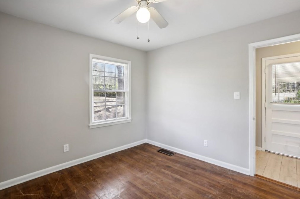 1659 Spruce Vly Dr, Decatur GA exterior