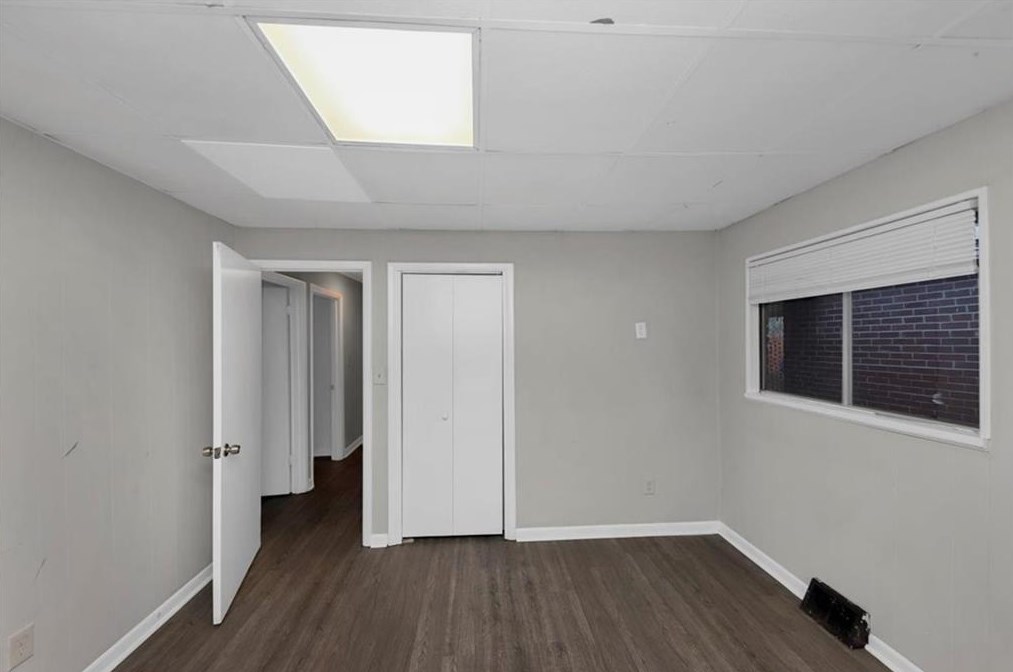 2592 Baker Rd, Atlanta GA 30318-6170 exterior