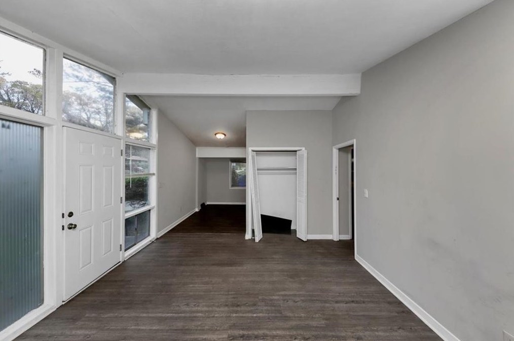 2592 Baker Rd, Atlanta GA 30318-6170 exterior