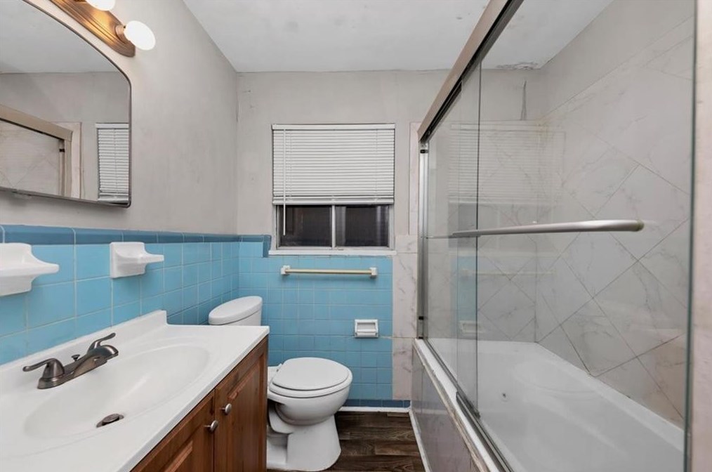 2592 Baker Rd, Atlanta GA 30318-6170 exterior