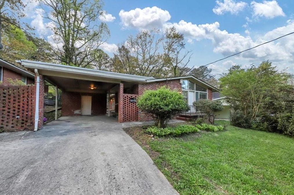 2592 Baker Rd, Atlanta, GA 30318-6170