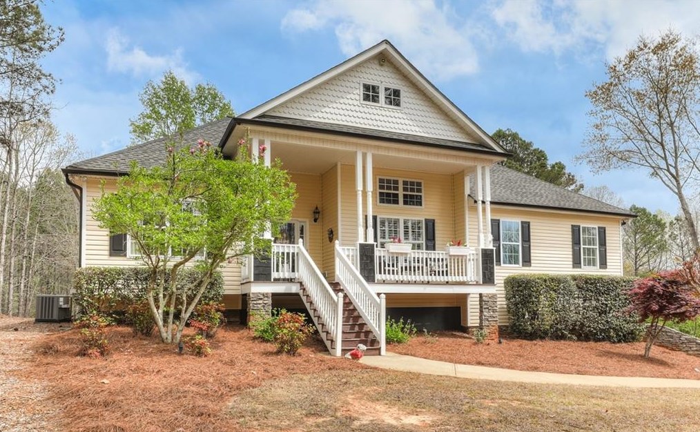 122 Hammond Dr, Holly Springs, GA 30114-6558