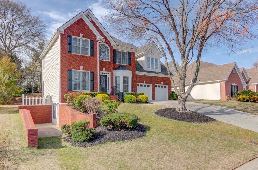 2040 Laurel Lake Dr, Suwanee, GA 30024-4318