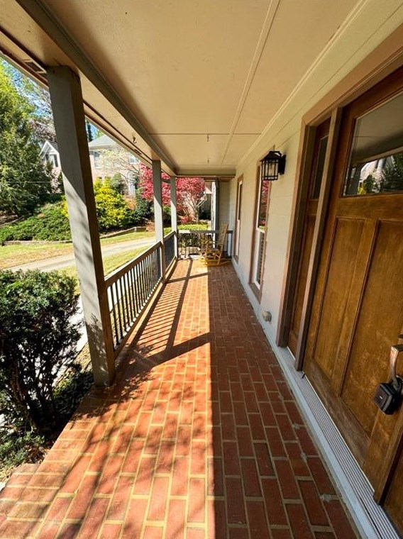 5466 Redstone Ter, Atlanta GA  30338-2636 exterior