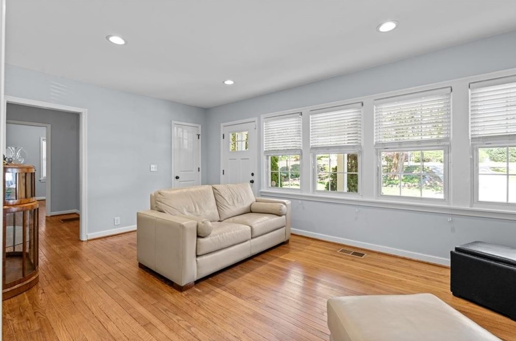 1901 Flat Shoals Rd, Atlanta GA  30316-2803 exterior