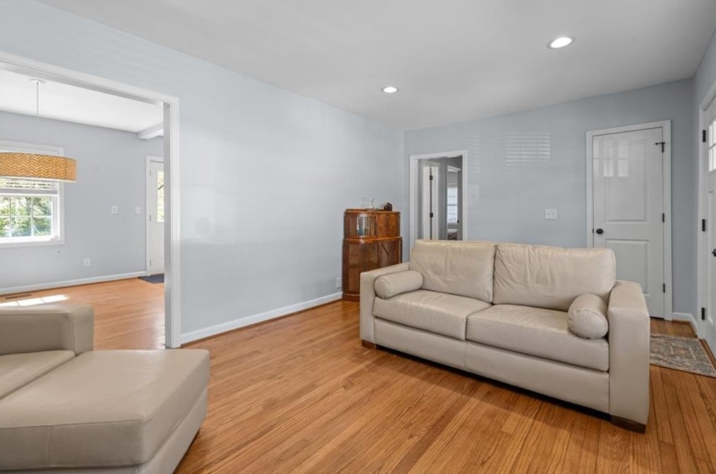 1901 Flat Shoals Rd, Atlanta GA  30316-2803 exterior