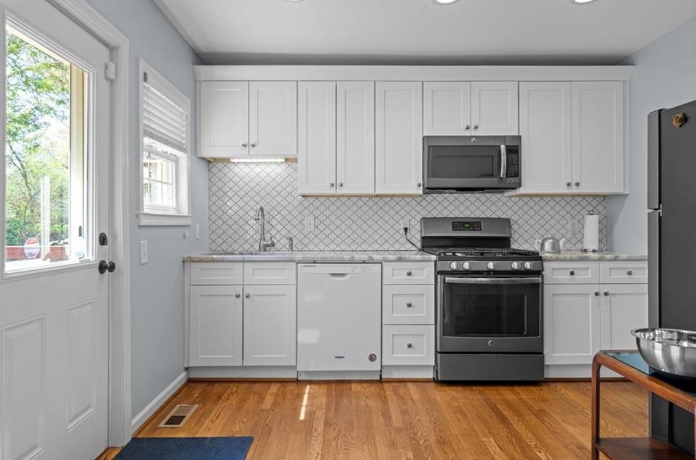 1901 Flat Shoals Rd, Atlanta GA  30316-2803 exterior