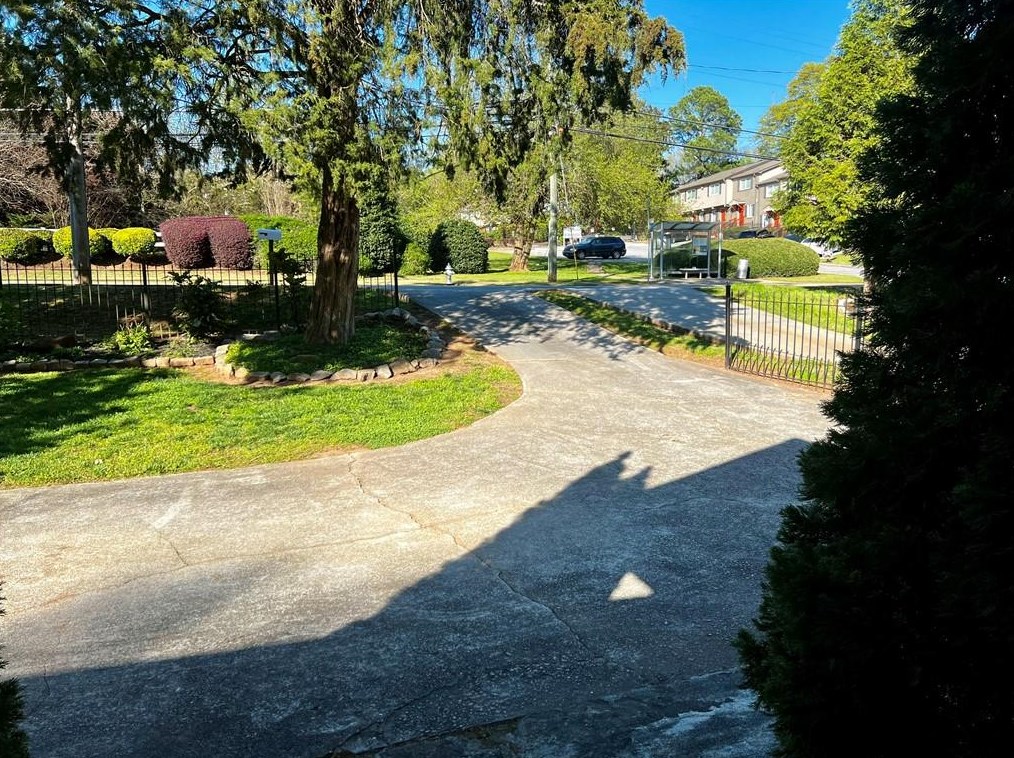 1901 Flat Shoals Rd, Atlanta GA  30316-2803 exterior