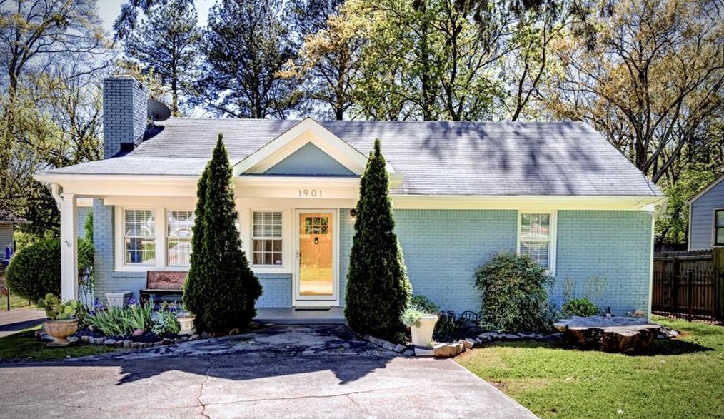 1901 Flat Shoals Rd, Atlanta GA  30316-2803 exterior
